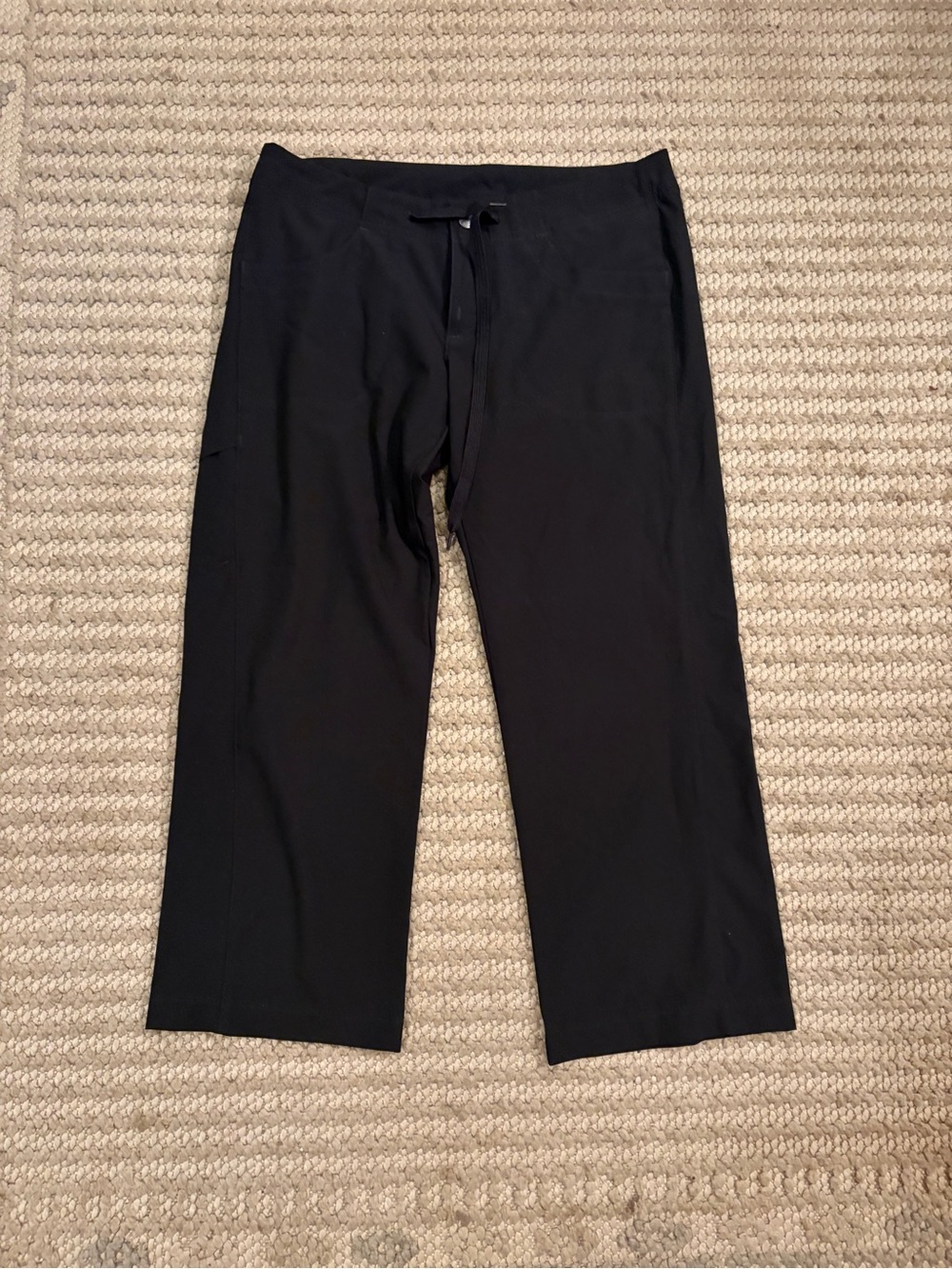 Patagonia Women’s Black Fitted Drawstring Activewear Capris